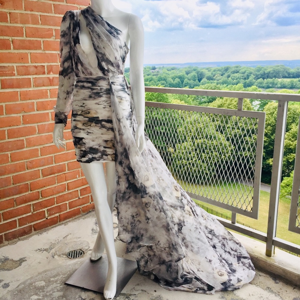 Gone w/ The Wind Fabulous Slit-Sleeve Marble Dress